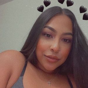 Meet your Posher, Isaura